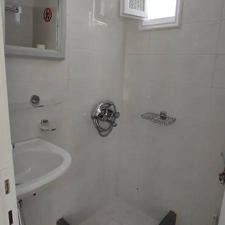 Guest house Anchor Yalos Semi Double Bed 6 *